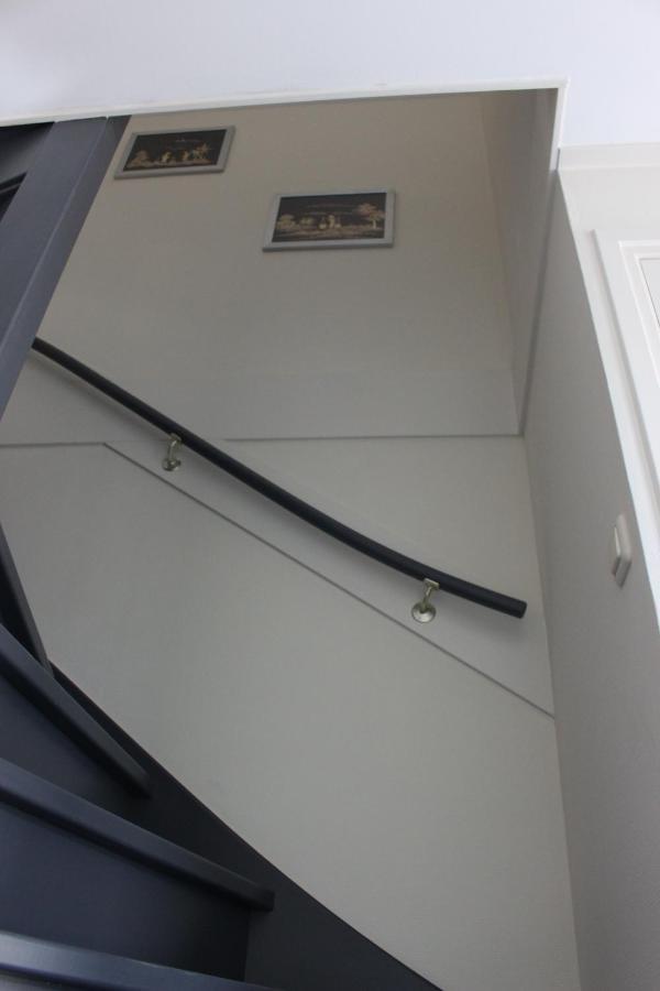 Logement De Garage Sneek Exterior foto